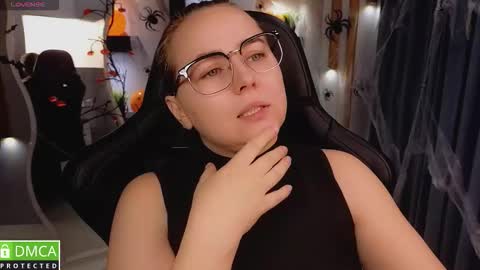 Snapshot of mira_mermayd chatting on 27, 10, 2025 Mira online show from 27, 10, 2025