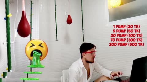 Snapshot of mira_moris chatting on 11, 12, 2024 alek online show from 11, 12, 2024