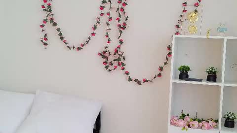 Snapshot of mirabella__flower chatting on 14, 7, 2026 mirabella__flower online show from 14, 7, 2026