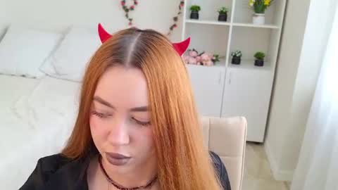Snapshot of mirabella__flower chatting on 28, 7, 2026 mirabella__flower online show from 28, 7, 2026