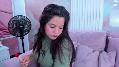 Snapshot of mirabella_miller chatting on 29, 5, 2026 mirabella_miller online show from 29, 5, 2026