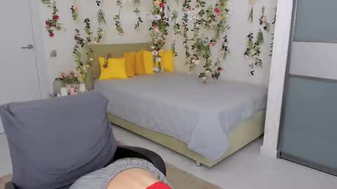 Emma online show from 27, 11, 2025