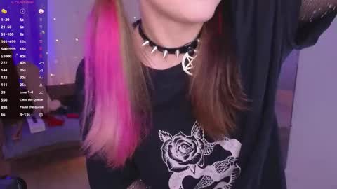 Snapshot of mirafalls chatting on 28, 3, 2026 Mira online show from 28, 3, 2026