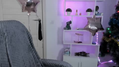 Snapshot of miram_yoo chatting on 24, 12, 2024 online show from 24, 12, 2024