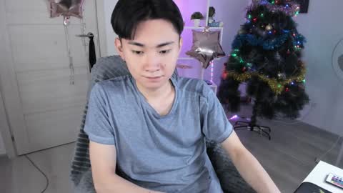 Snapshot of miram_yoo chatting on 29, 12, 2024 online show from 29, 12, 2024