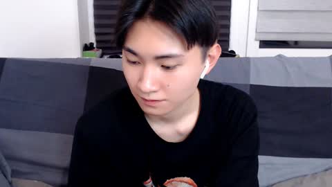 Snapshot of miram_yoo chatting on 13, 1, 2025 online show from 13, 1, 2025