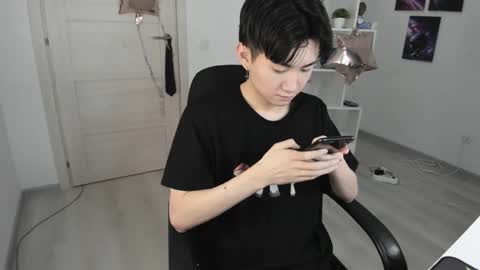 Snapshot of miram_yoo chatting on 22, 1, 2025 online show from 22, 1, 2025