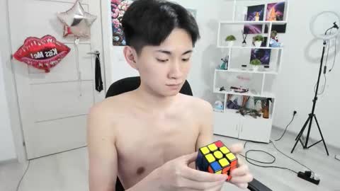 Snapshot of miram_yoo chatting on 30, 10, 2025 online show from 30, 10, 2025