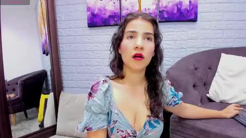 Snapshot of miranda_doll_ chatting on 4, 5, 2026 online show from 4, 5, 2026