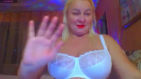 Snapshot of miranda_robinson chatting on 13, 10, 2025 Miranda online show from 13, 10, 2025