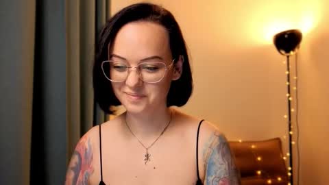 Snapshot of miraskyy chatting on 4, 11, 2025 MiraSkyy online show from 4, 11, 2025