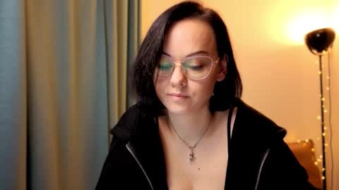 Snapshot of miraskyy chatting on 5, 11, 2025 MiraSkyy online show from 5, 11, 2025