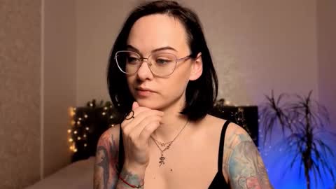 Snapshot of miraskyy chatting on 3, 12, 2025 MiraSkyy online show from 3, 12, 2025