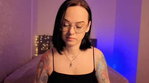 MiraSkyy online show from 3, 2, 2026