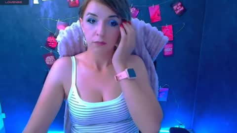 Snapshot of mishelle_blondie chatting on 18, 7, 2026 Mishelle online show from 18, 7, 2026