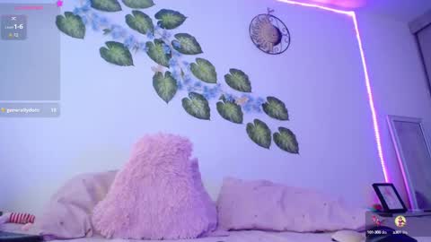 Snapshot of miss__saenz chatting on 7, 10, 2025 online show from 7, 10, 2025