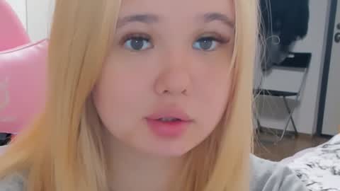 Snapshot of miss__selena chatting on 5, 2, 2025 miss__selena online show from 5, 2, 2025