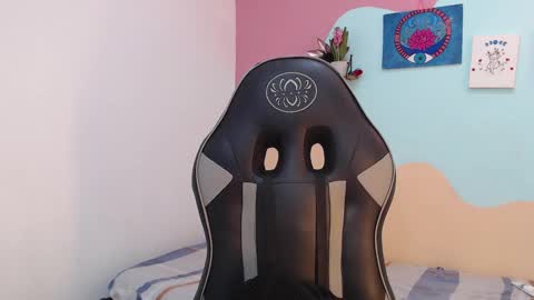 Akemi 3 online show from 13, 2, 2025