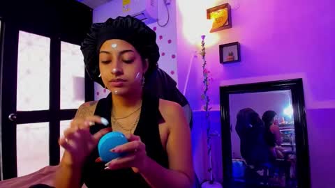 Akemi 3 online show from 15, 10, 2025