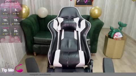 Snapshot of miss_andrea_t chatting on 14, 2, 2025 andrea online show from 14, 2, 2025