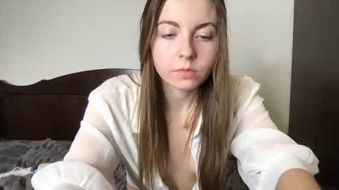 miss angel  online show from 11, 2, 2026