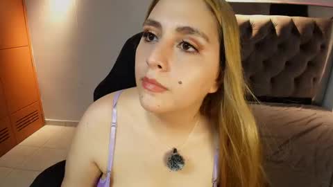 Snapshot of miss_anny18 chatting on 24, 11, 2025 Anny online show from 24, 11, 2025