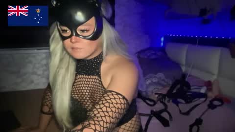 Call me  Miss Antonette  online show from 18, 5, 2026