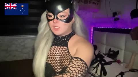 Call me  Miss Antonette  online show from 19, 5, 2026