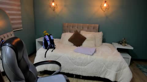 Cataleya online show from 4, 11, 2025