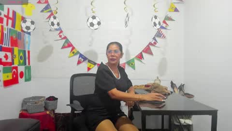 Snapshot of miss_clarepocahose chatting on 19, 6, 2026 Clare PocaHose online show from 19, 6, 2026