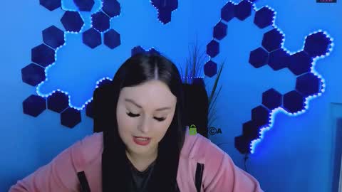 miss_courtney online show from 11, 3, 2026