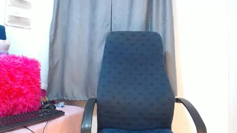 Snapshot of miss_cuteface chatting on 18, 10, 2025 miss_cuteface online show from 18, 10, 2025