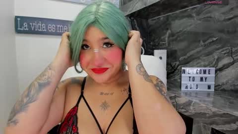 Snapshot of miss_danika chatting on 5, 12, 2025 Danika online show from 5, 12, 2025
