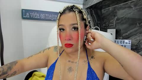 Snapshot of miss_danika chatting on 20, 12, 2025 Danika online show from 20, 12, 2025