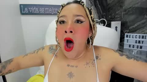 Snapshot of miss_danika chatting on 23, 12, 2025 Danika online show from 23, 12, 2025