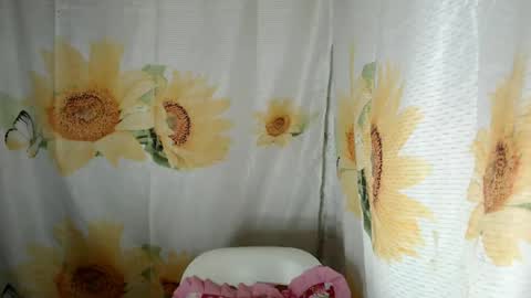 Snapshot of miss_eva2025 chatting on 4, 7, 2026 Eva online show from 4, 7, 2026