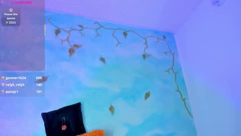 miss_evans_ online show from 23, 9, 2025