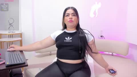 Snapshot of miss_francheska chatting on 12, 9, 2025 Francheska online show from 12, 9, 2025