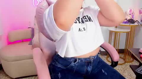 Snapshot of miss_francheska chatting on 18, 10, 2025 Francheska online show from 18, 10, 2025