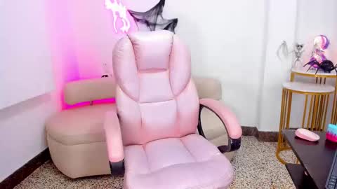 Snapshot of miss_francheska chatting on 20, 10, 2025 Francheska online show from 20, 10, 2025