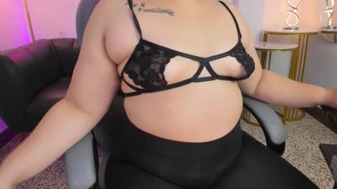 Snapshot of miss_francheska chatting on 17, 11, 2025 Francheska online show from 17, 11, 2025