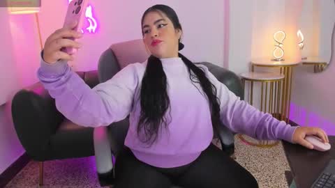 Snapshot of miss_francheska chatting on 19, 11, 2025 Francheska online show from 19, 11, 2025