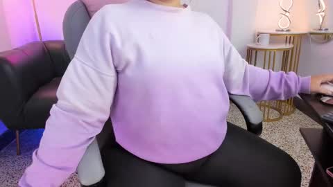 Snapshot of miss_francheska chatting on 22, 11, 2025 Francheska online show from 22, 11, 2025