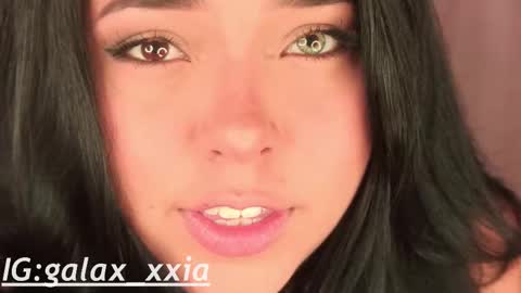 Snapshot of miss_galaxxia chatting on 29, 10, 2025 Elisabeth IG galax xxia online show from 29, 10, 2025