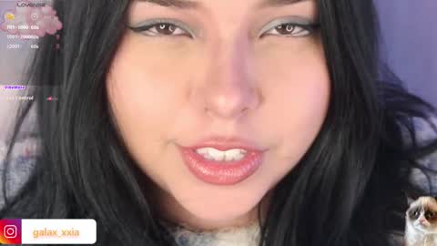 Snapshot of miss_galaxxia chatting on 12, 11, 2025 Elisabeth IG galax xxia online show from 12, 11, 2025