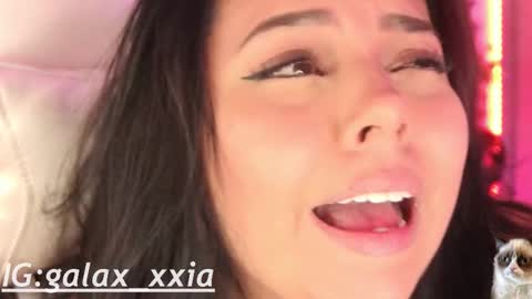 Snapshot of miss_galaxxia chatting on 20, 12, 2025 Elisabeth IG galax xxia online show from 20, 12, 2025