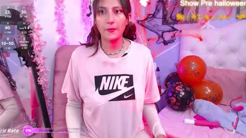 Snapshot of miss_jhelenaa_ chatting on 17, 10, 2025 miss_jhelenaa_ online show from 17, 10, 2025