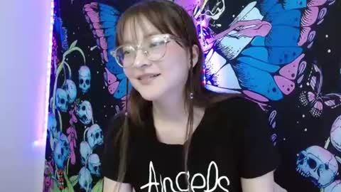 Snapshot of miss_kumikahri chatting on 4, 8, 2026 Ahri James online show from 4, 8, 2026
