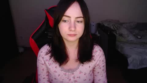 Snapshot of miss_laralynne chatting on 1, 11, 2025 miss_laralynne online show from 1, 11, 2025