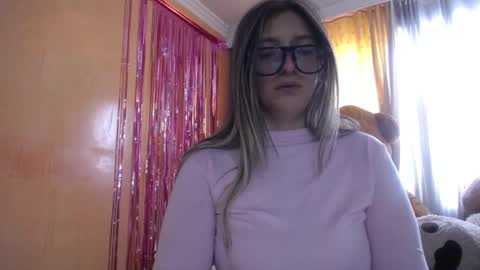 Snapshot of miss_lilieth chatting on 24, 10, 2025 lilieth online show from 24, 10, 2025